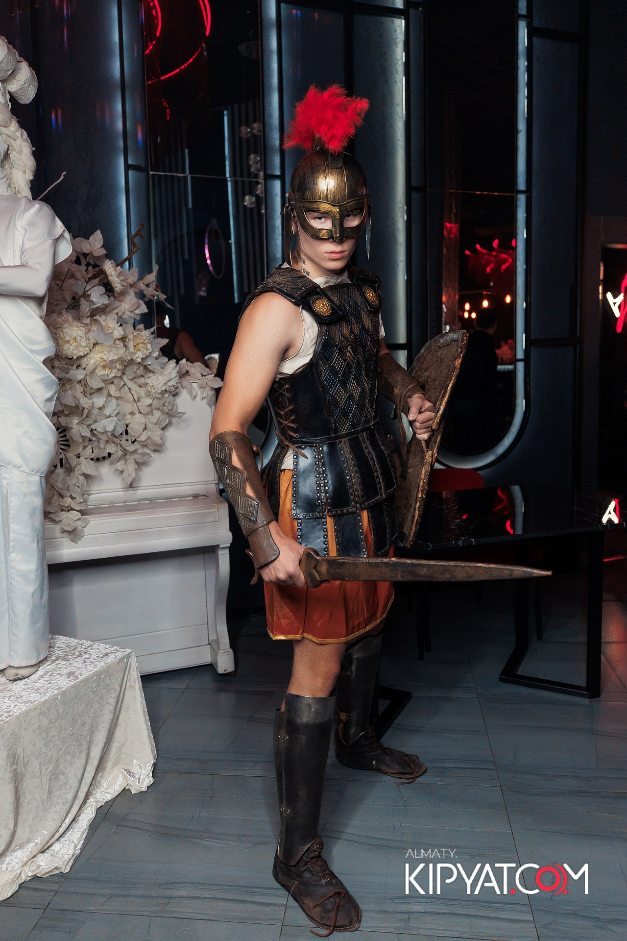 Friends bar & terrace. КИПЯТКОМ АЛМАТЫ!