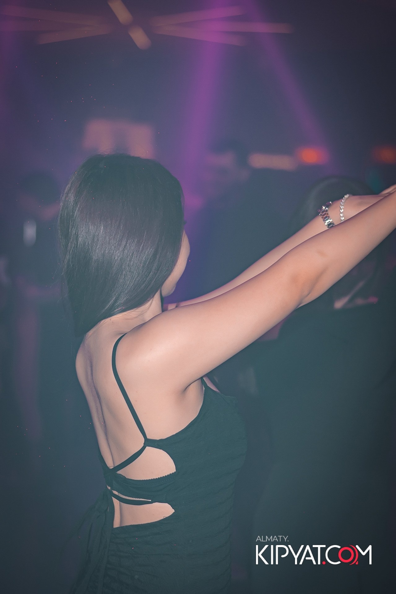 SANTA BARBARA ВЫСТУПЛЕНИЕ ГРУППЫ БРАТЬЯ ГРИММ. КИПЯТКОМ АЛМАТЫ!