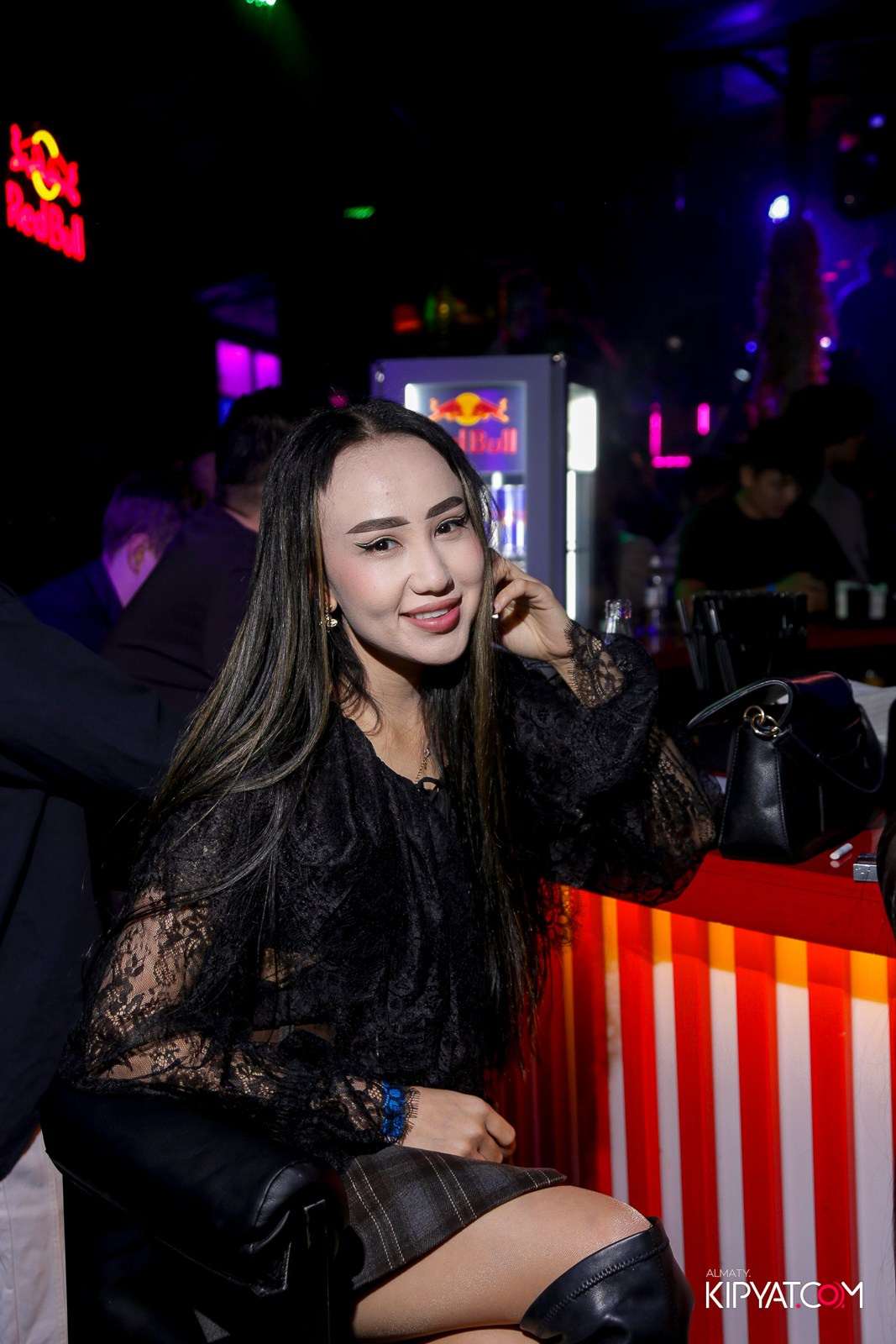 UYAT EMES BAR. КИПЯТКОМ АЛМАТЫ!