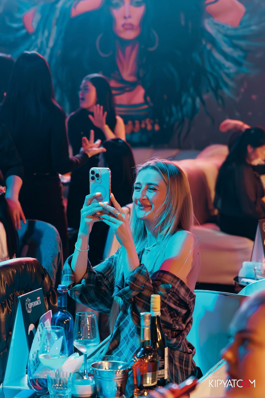 МУЗЫКАЛЬНОЕ ЛОТО В HIT RETRO. КИПЯТКОМ АЛМАТЫ! Фотосъемка мероприятий в Алматы