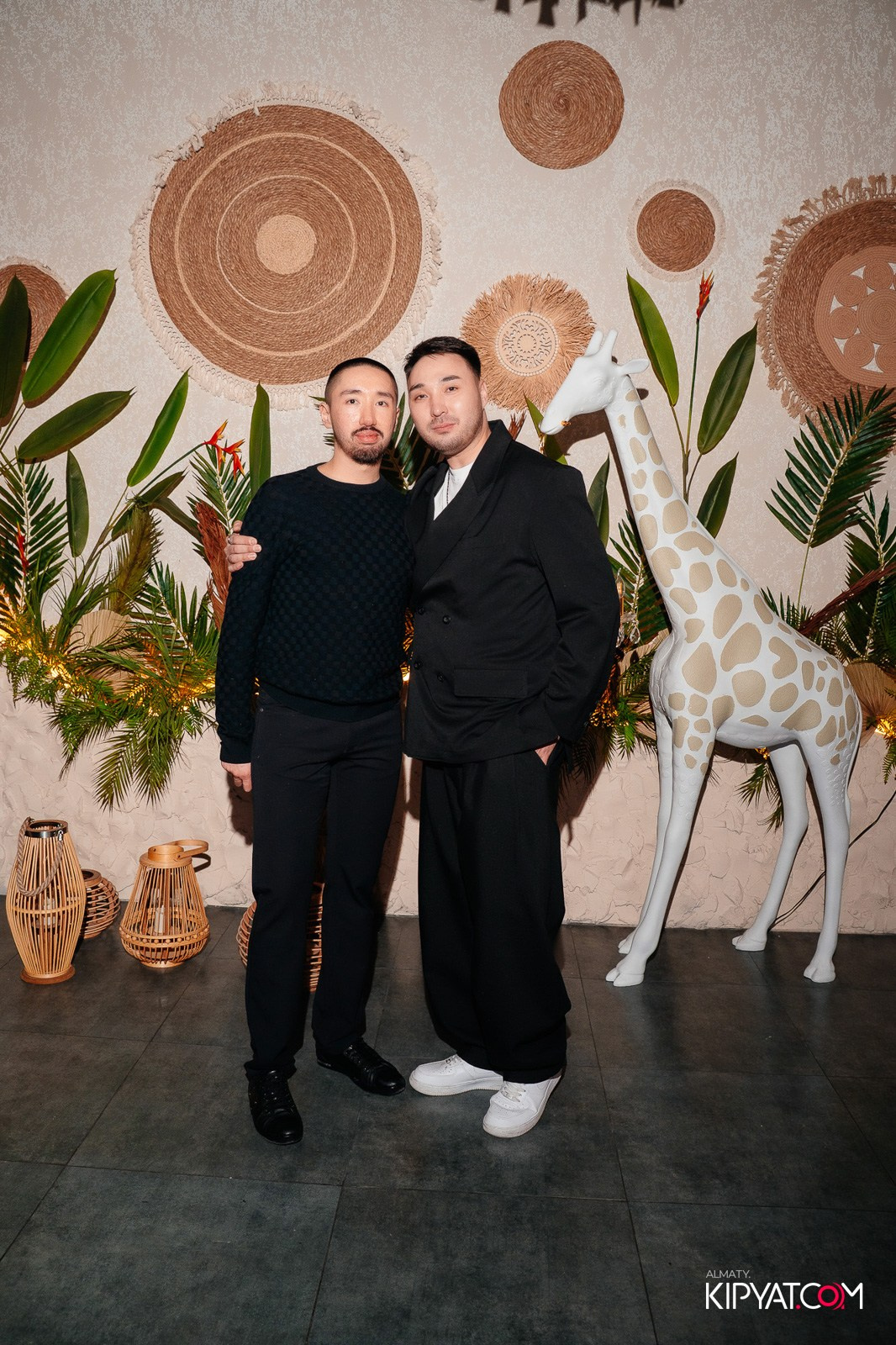 BAY RESTAURANT & BAR. КИПЯТКОМ АЛМАТЫ!