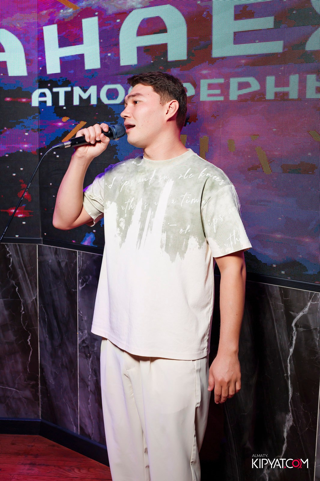 БАР ПАНАЕХАЛИ НА ТОЛЕ БИ. КИПЯТКОМ АЛМАТЫ!