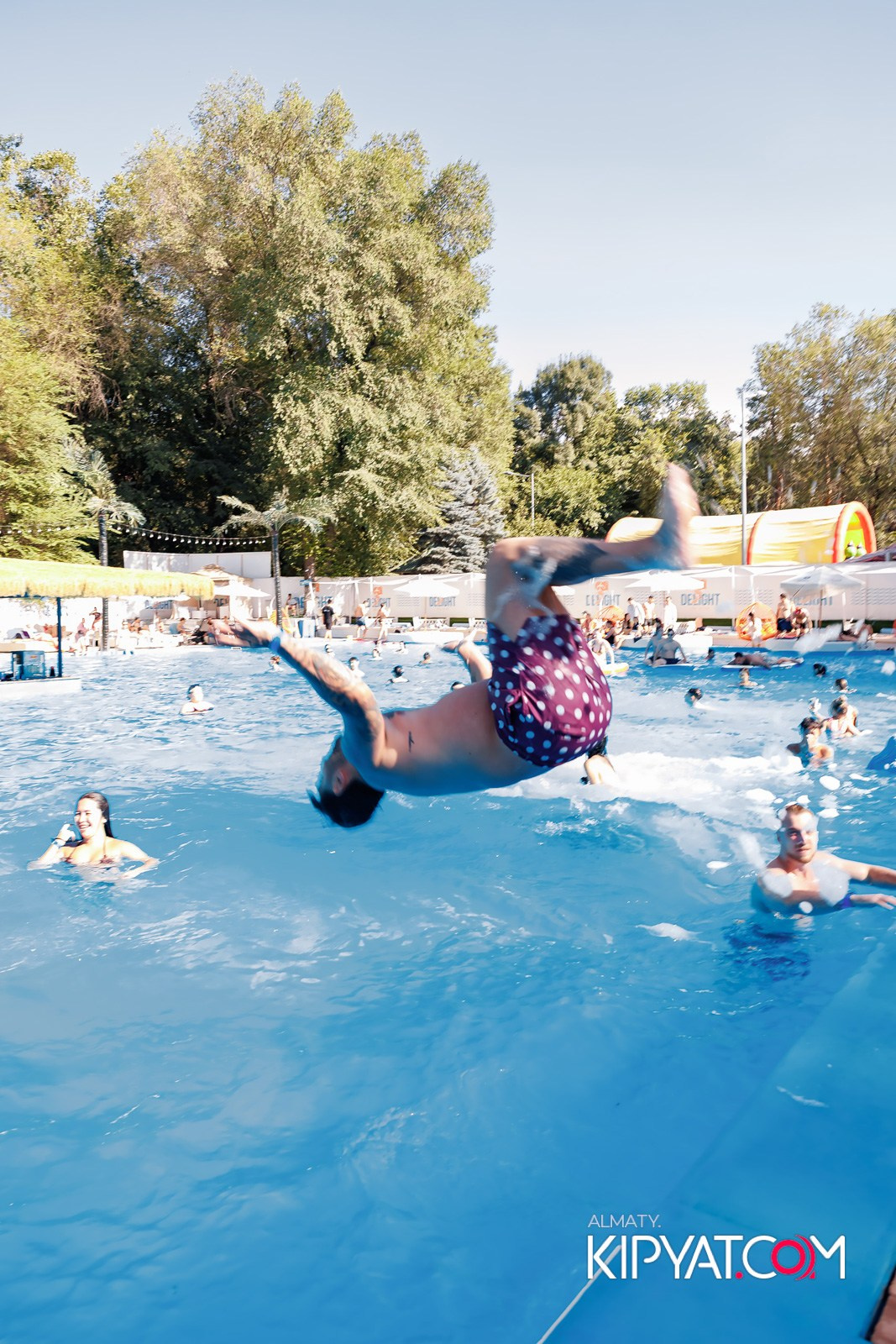 ПЕННАЯ ВЕЧЕРИНКА/ДЫМОВОЕ ШОУ/БАССЕЙН DELIGHT POOL. КИПЯТКОМ АЛМАТЫ!