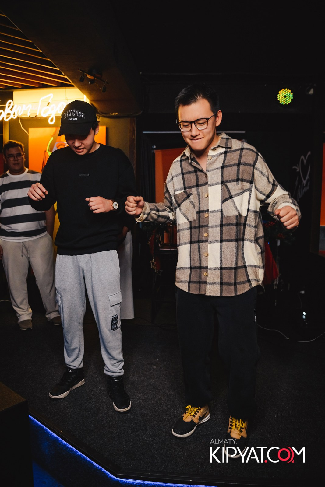 ГРИЛЬ БАР ШАШЛЫКOFF. КИПЯТКОМ АЛМАТЫ!