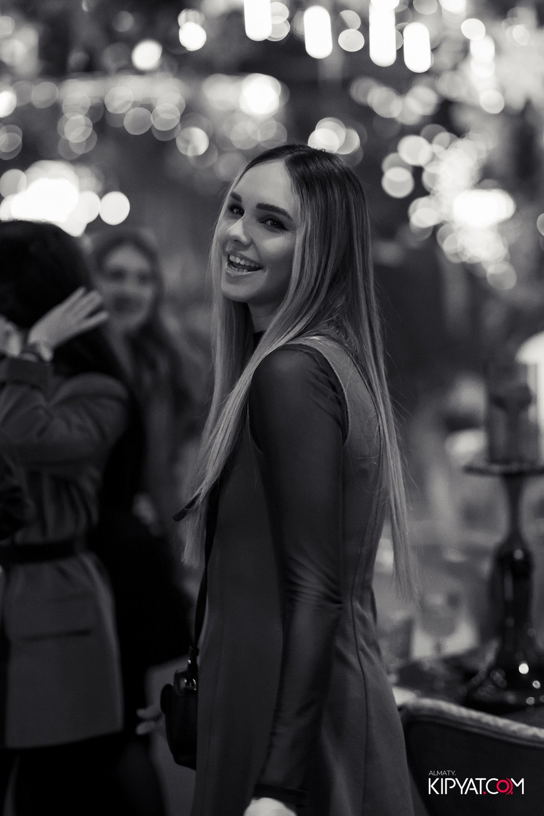 FRIENDS BAR & TERRACE. КИПЯТКОМ АЛМАТЫ!