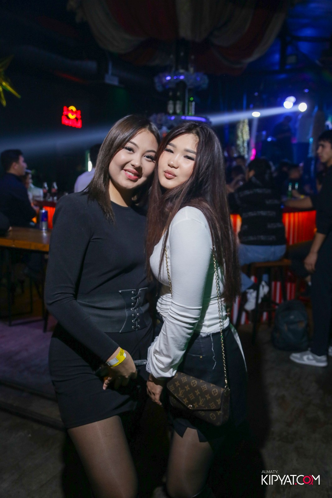 UYAT EMES BAR. КИПЯТКОМ АЛМАТЫ! Фотосъемка мероприятий в Алматы