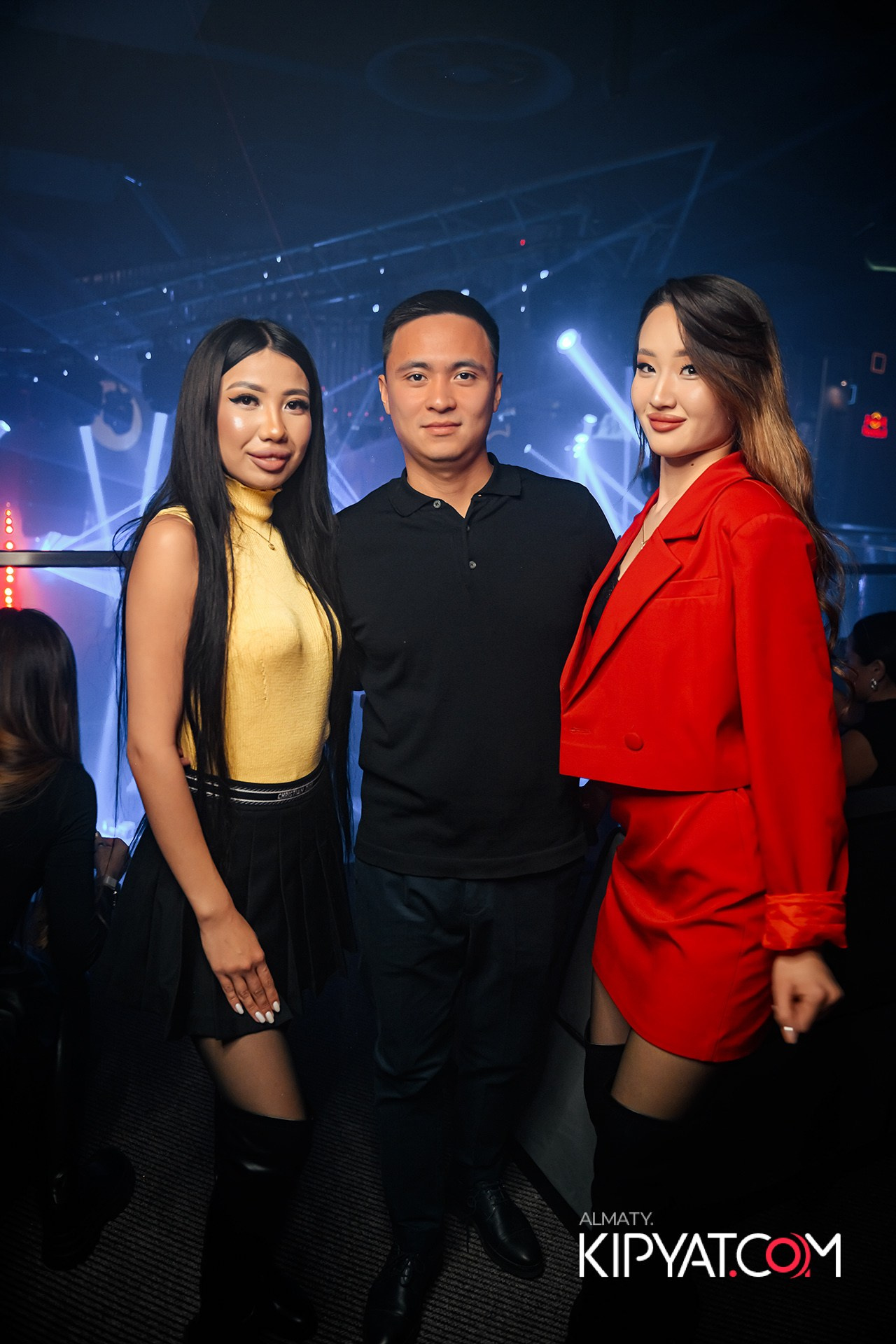 SANTA BARBARA ВЫСТУПЛЕНИЕ ГРУППЫ БРАТЬЯ ГРИММ. КИПЯТКОМ АЛМАТЫ!