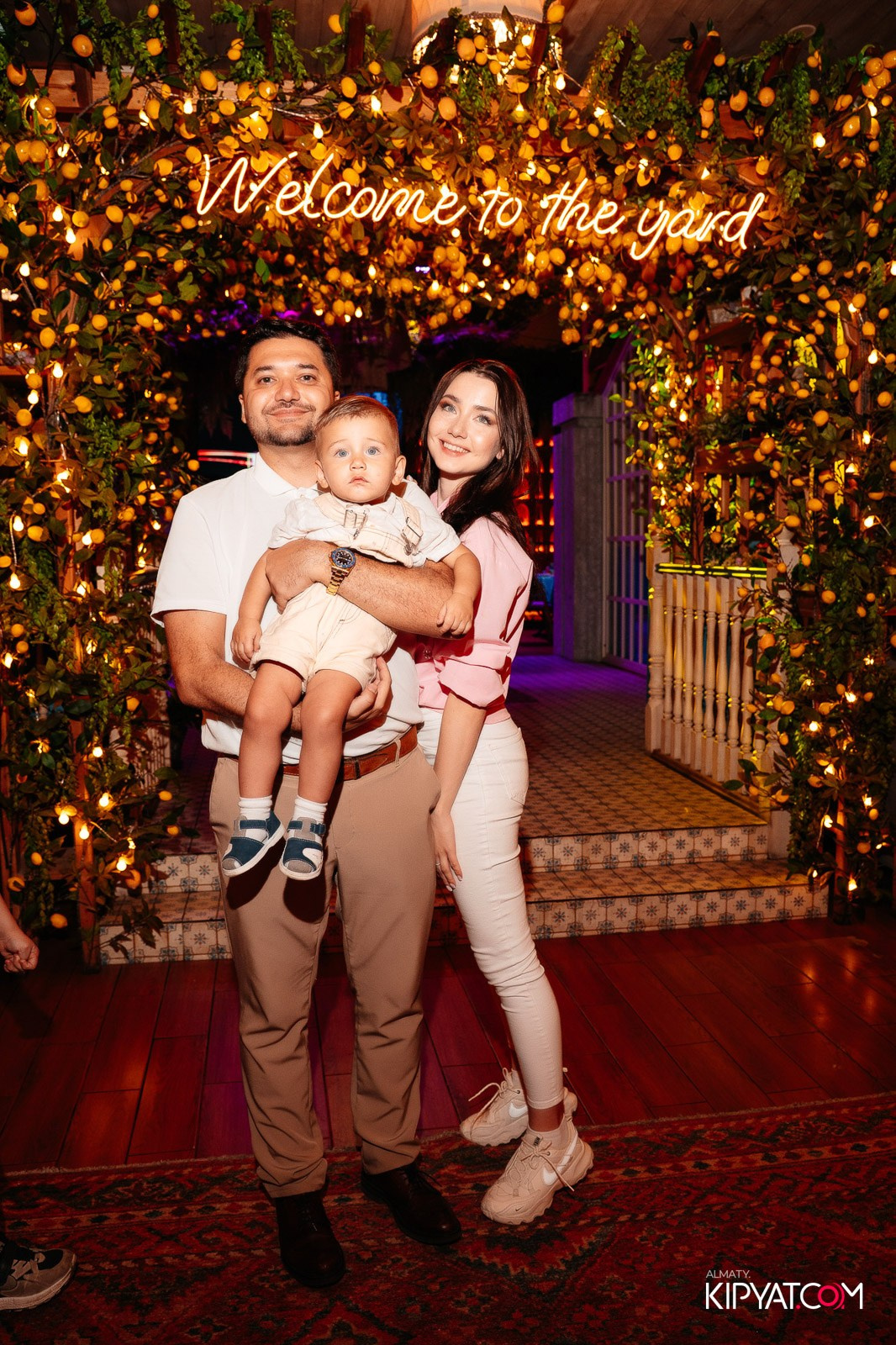 ГРУЗИНСКИЙ ДВОР НА КАБАНБАЙ БАТЫРА. КИПЯТКОМ АЛМАТЫ!