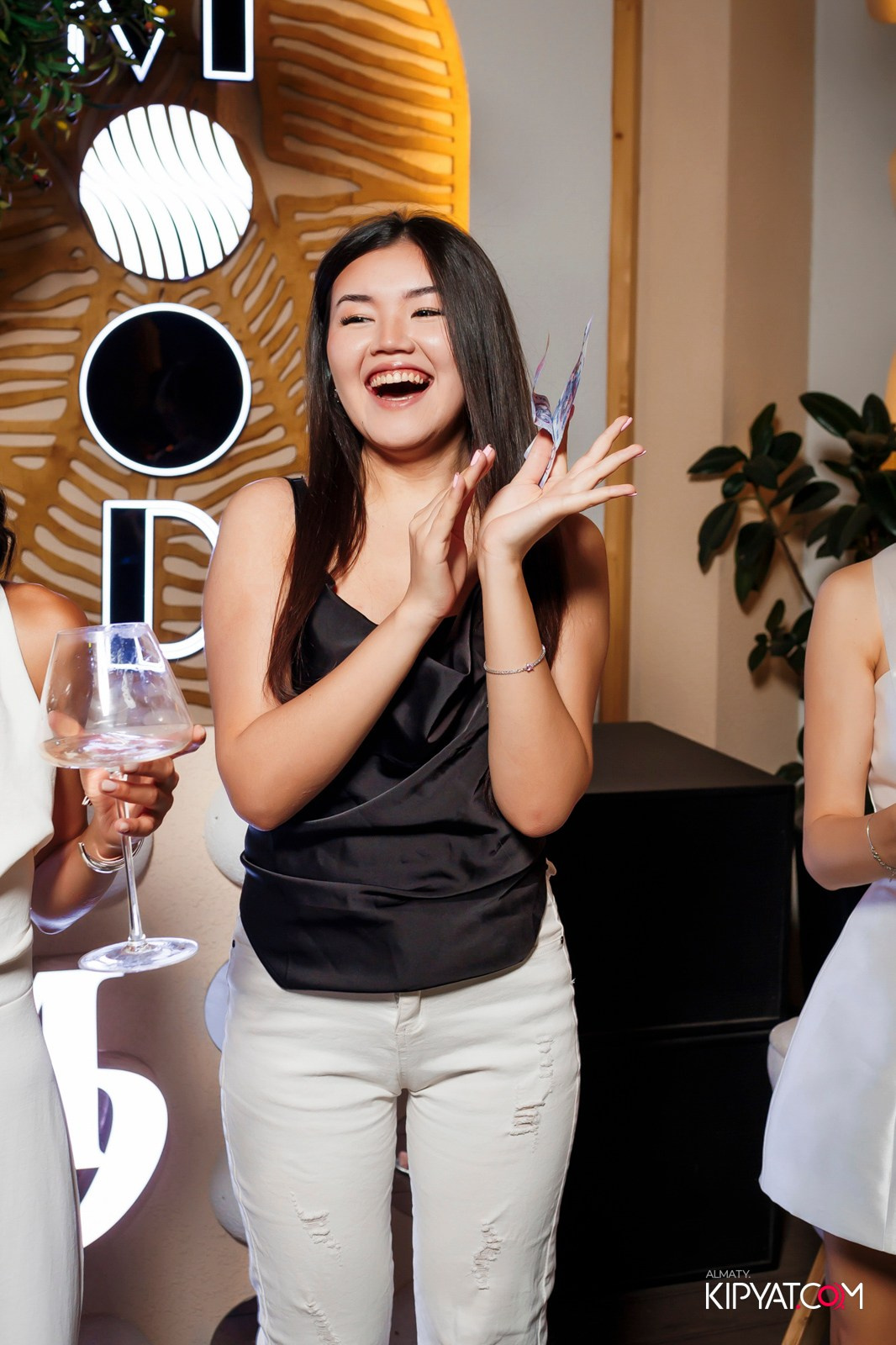 MOOD KARAOKE & TERRACE. КИПЯТКОМ АЛМАТЫ!