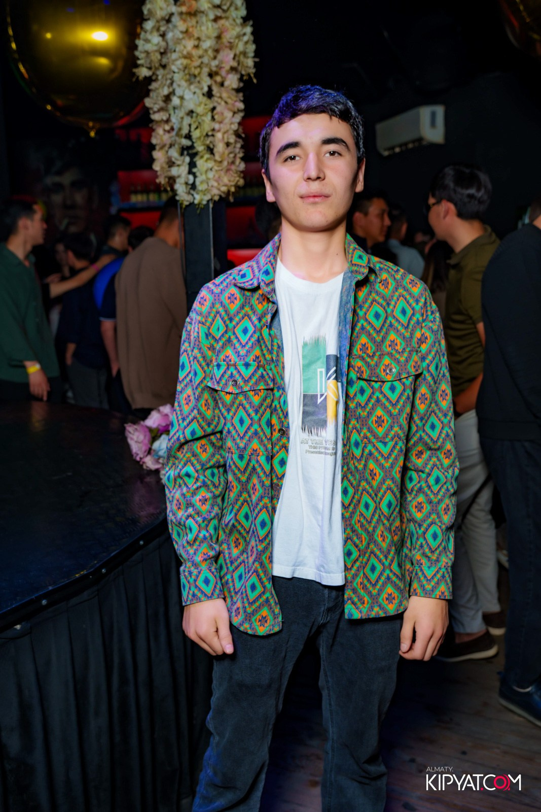 UYAT EMES BAR. КИПЯТКОМ АЛМАТЫ!