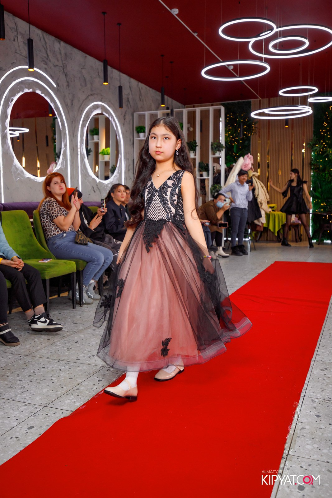 FASHION DAY 2025 КАФЕ ЖАКСЫЛЫК. КИПЯТКОМ АЛМАТЫ!