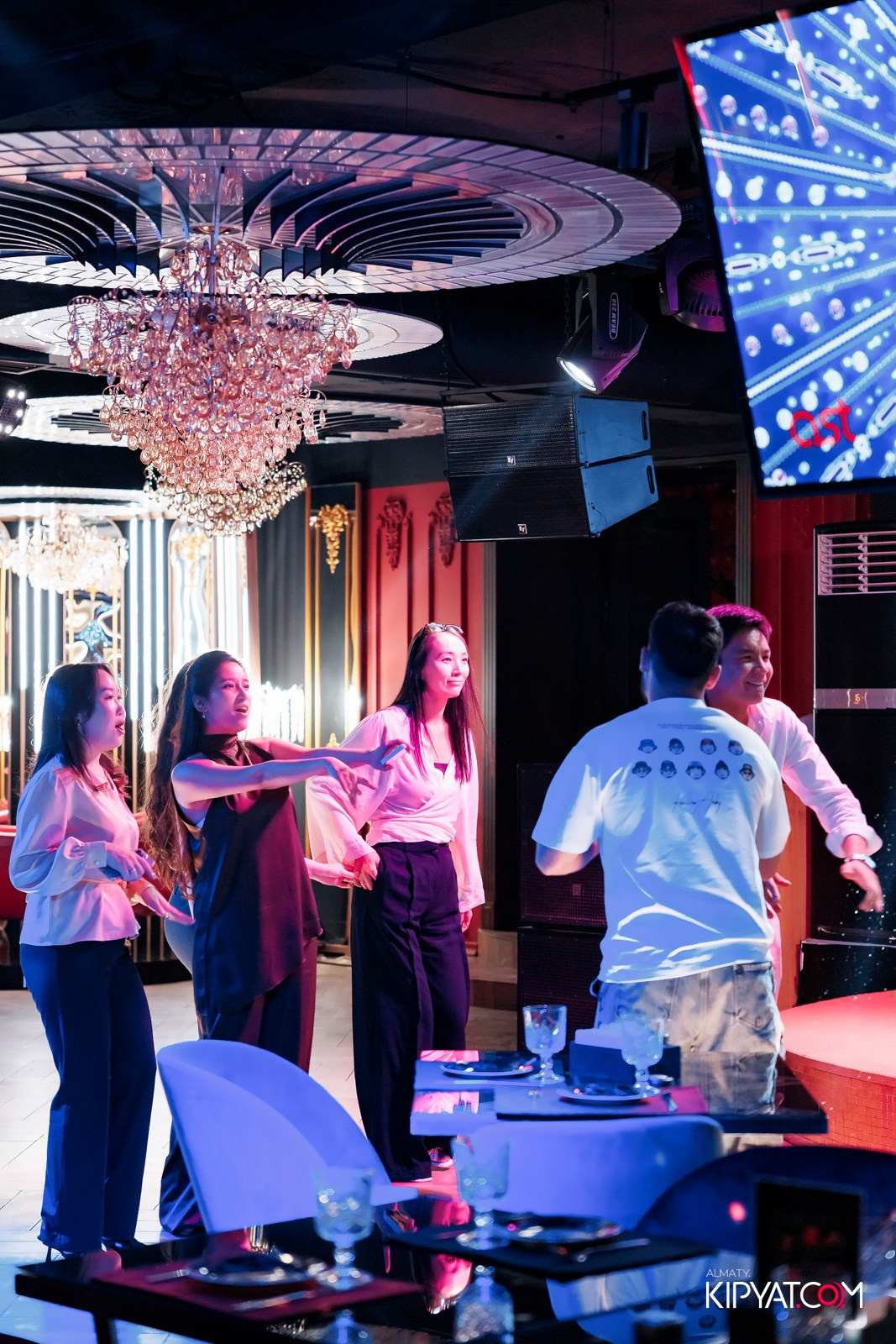 ЗАЯ, НА БИС. КИПЯТКОМ АЛМАТЫ!