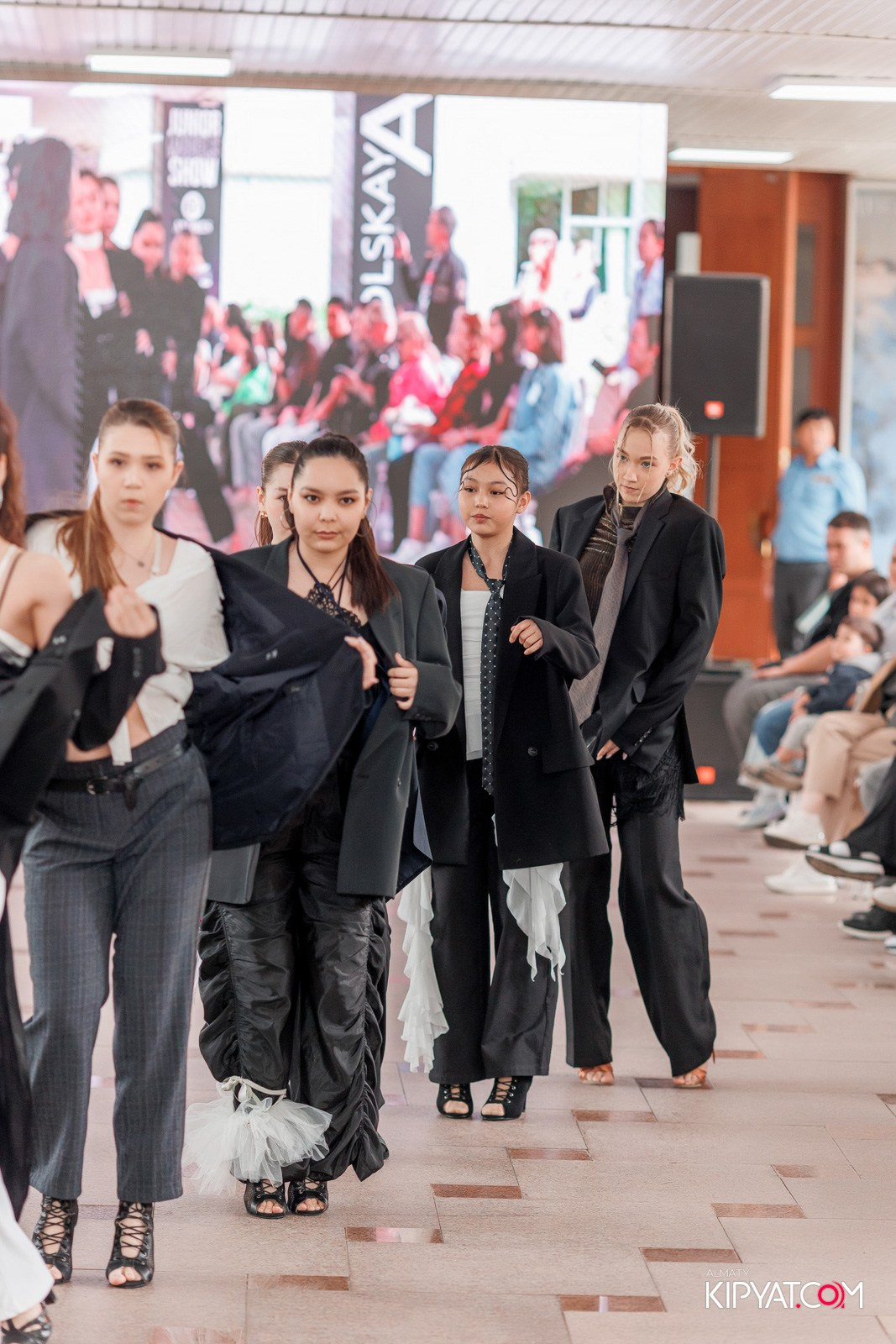 JUNIOR FASHION SHOW. КИПЯТКОМ АЛМАТЫ!