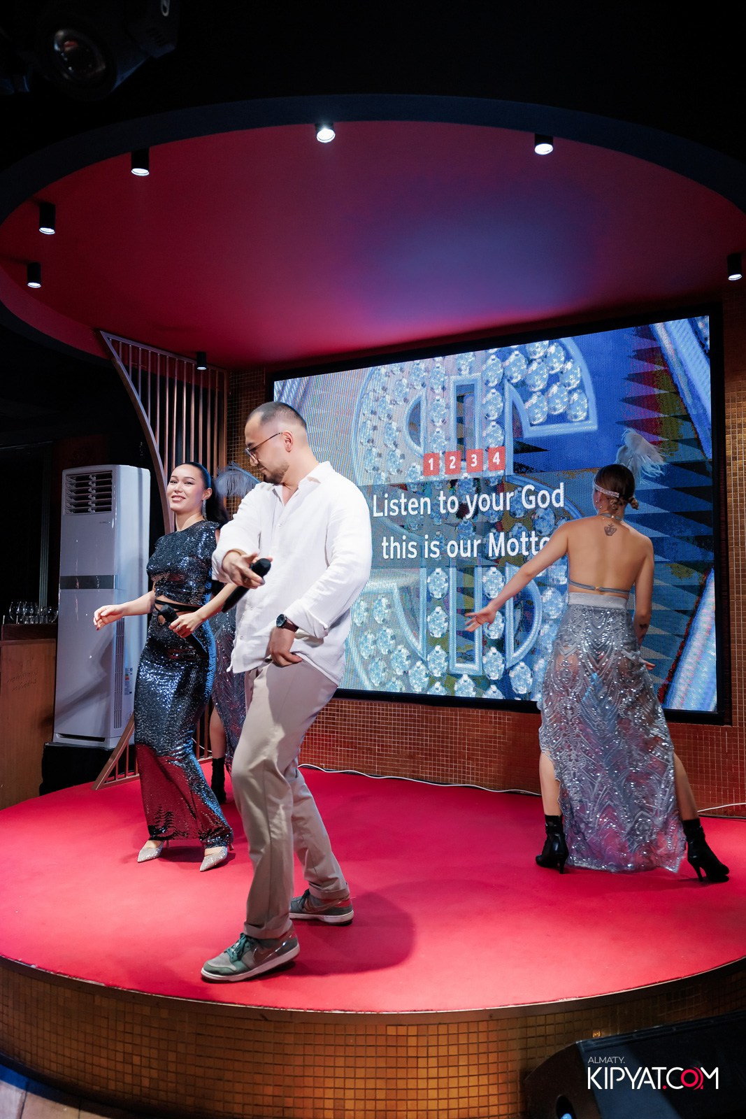 ЗАЯ, НА БИС. КИПЯТКОМ АЛМАТЫ!