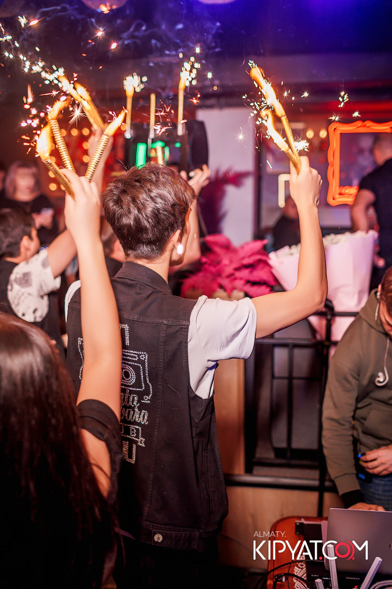 SANTA BARBARA — ВЫСТУПЛЕНИЕ ГРУППЫ REFLEX. КИПЯТКОМ АЛМАТЫ!