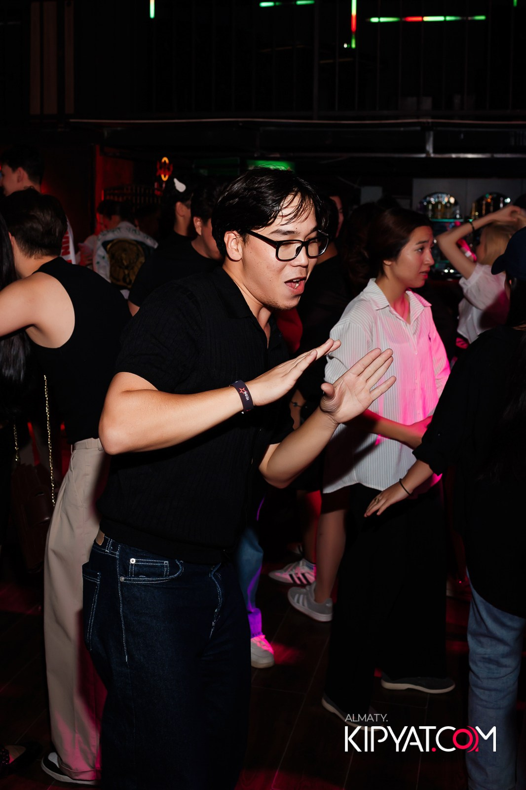 НОЧНОЙ КЛУБ ICON. КИПЯТКОМ АЛМАТЫ!