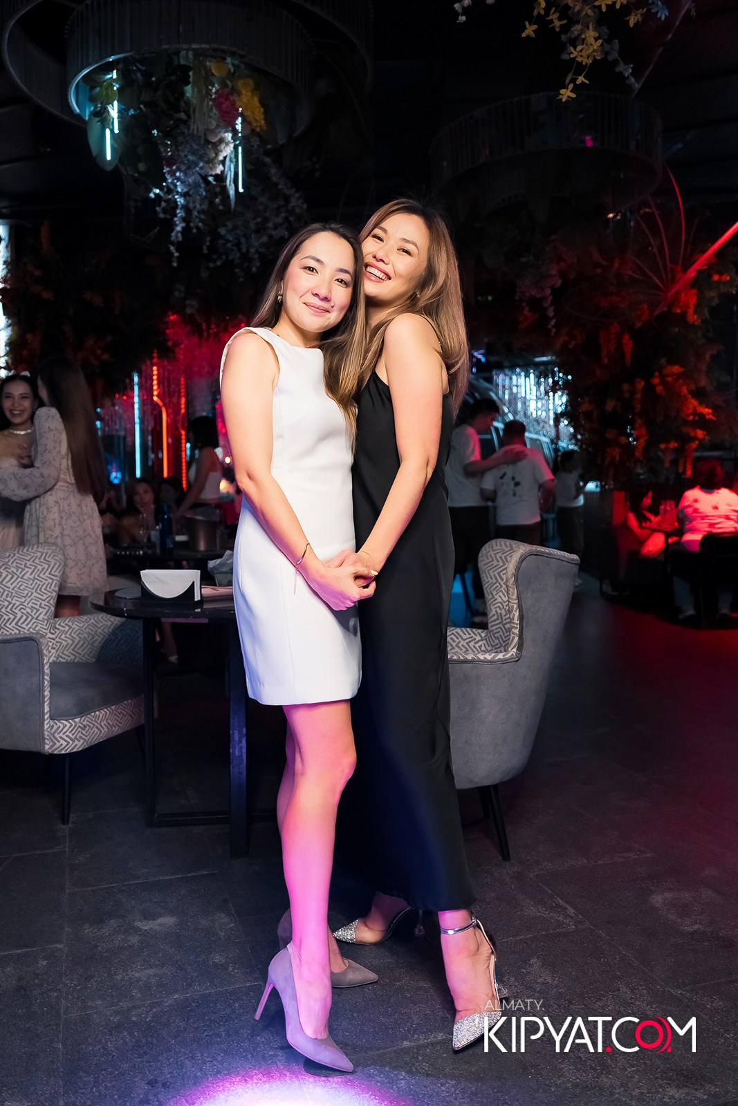 FRIENDS BAR & TERRACE. КИПЯТКОМ АЛМАТЫ!