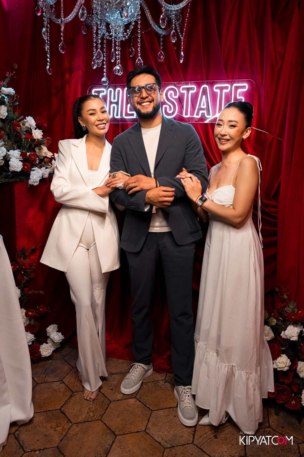 THE ESTATE КАРАОКЕ 1 ГОД. КИПЯТКОМ АЛМАТЫ!