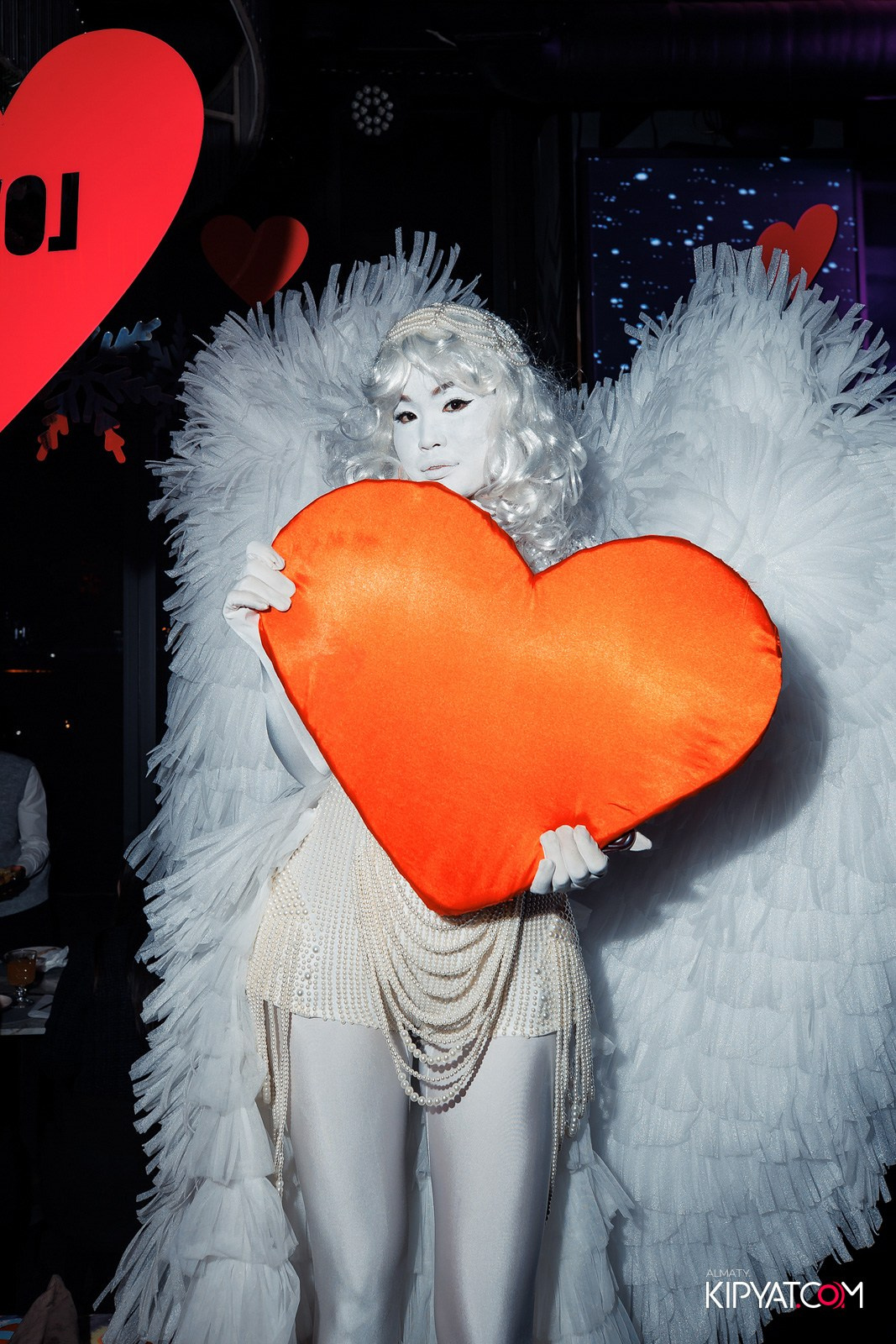 FRIENDS BAR & TERRACE. КИПЯТКОМ АЛМАТЫ!