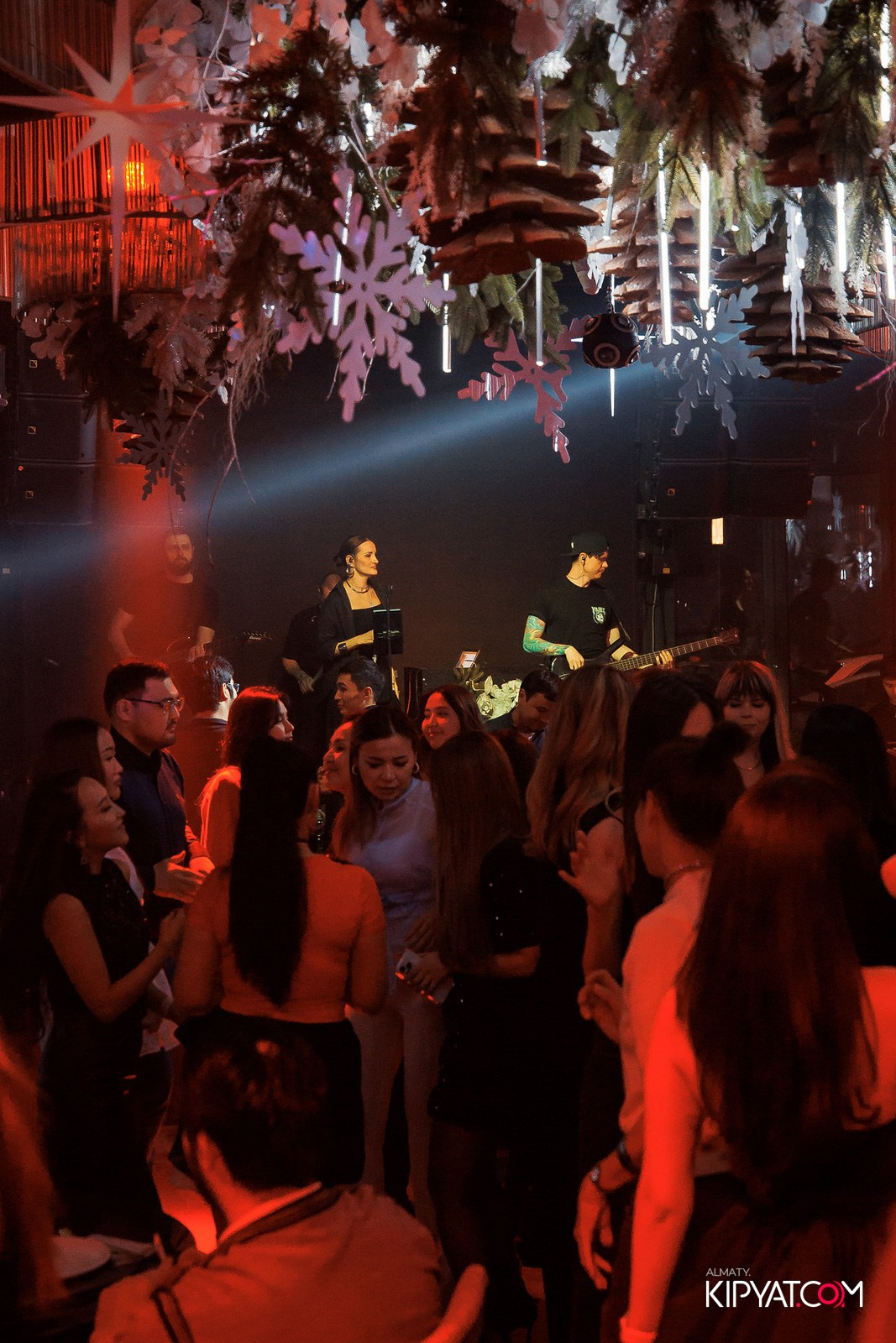 FRIENDS BAR & TERRAACE. КИПЯТКОМ АЛМАТЫ!