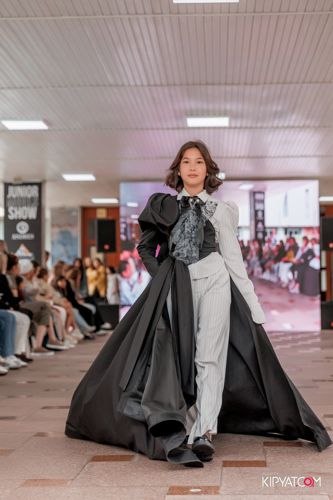 JUNIOR FASHION SHOW. КИПЯТКОМ АЛМАТЫ!