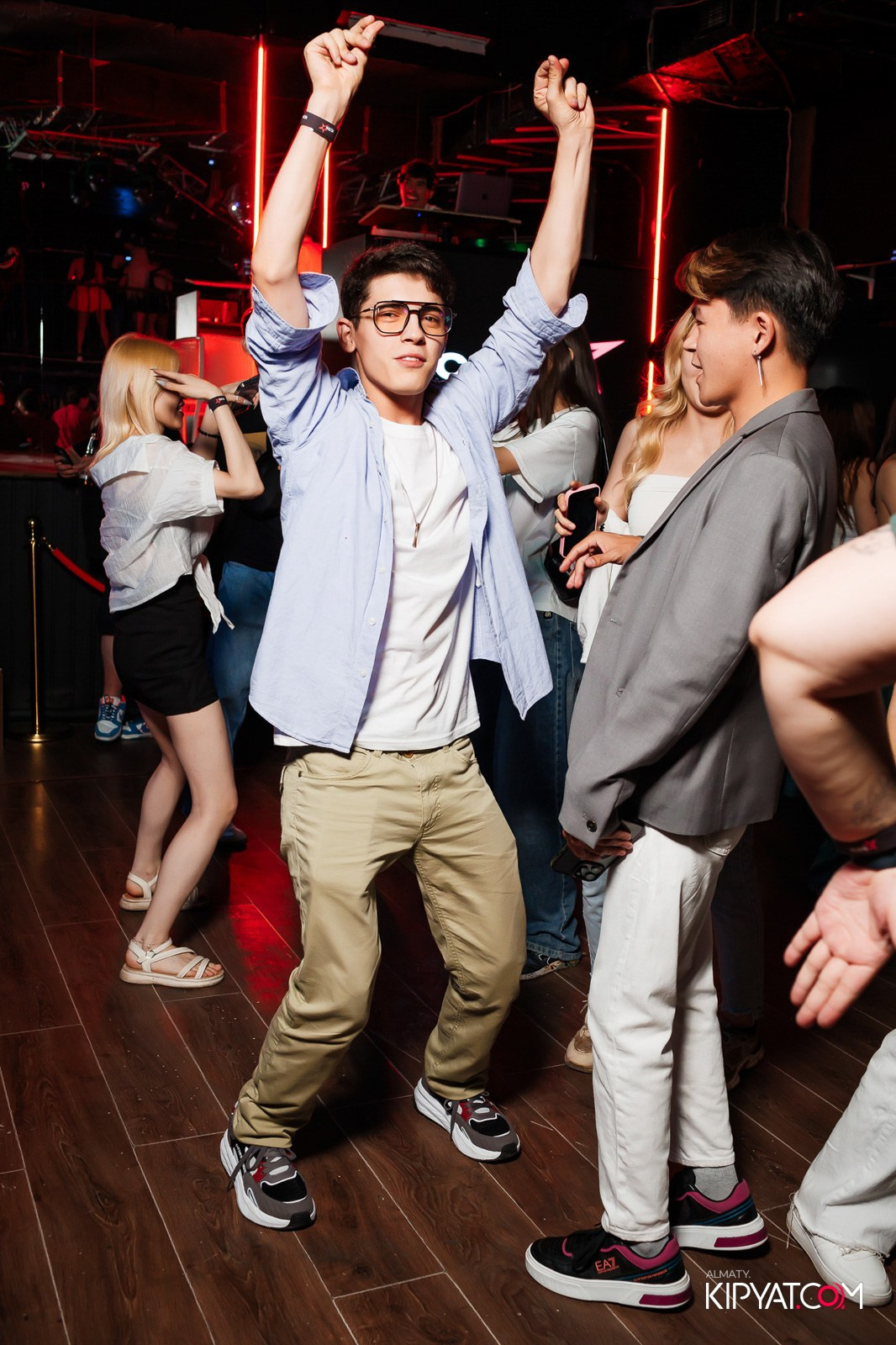 НОЧНОЙ КЛУБ ICON. КИПЯТКОМ АЛМАТЫ!