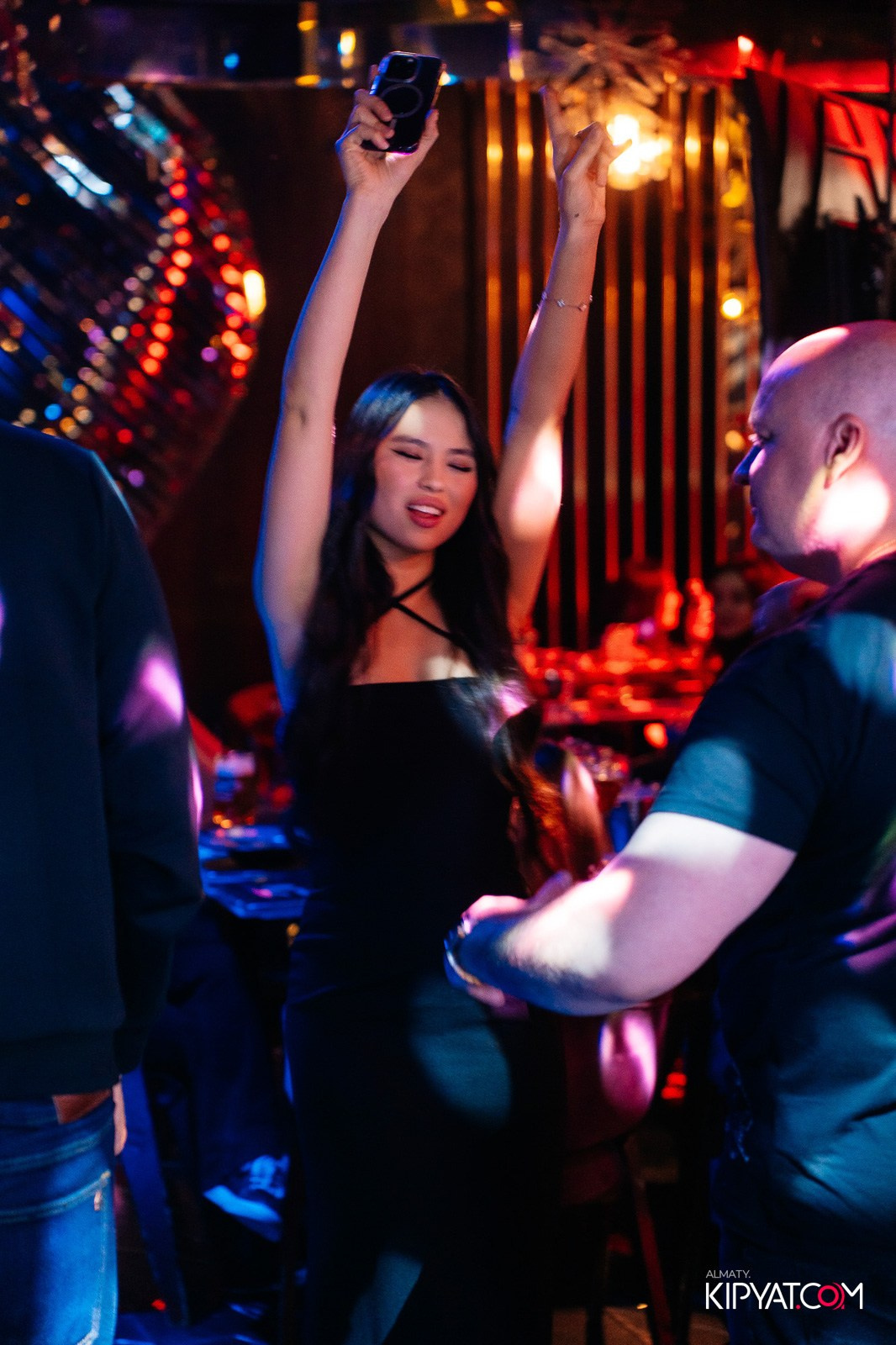 MOOD KARAOKE & TERRACE. КИПЯТКОМ АЛМАТЫ!