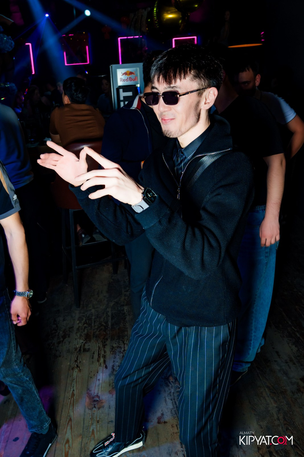 UYAT EMES BAR. КИПЯТКОМ АЛМАТЫ!