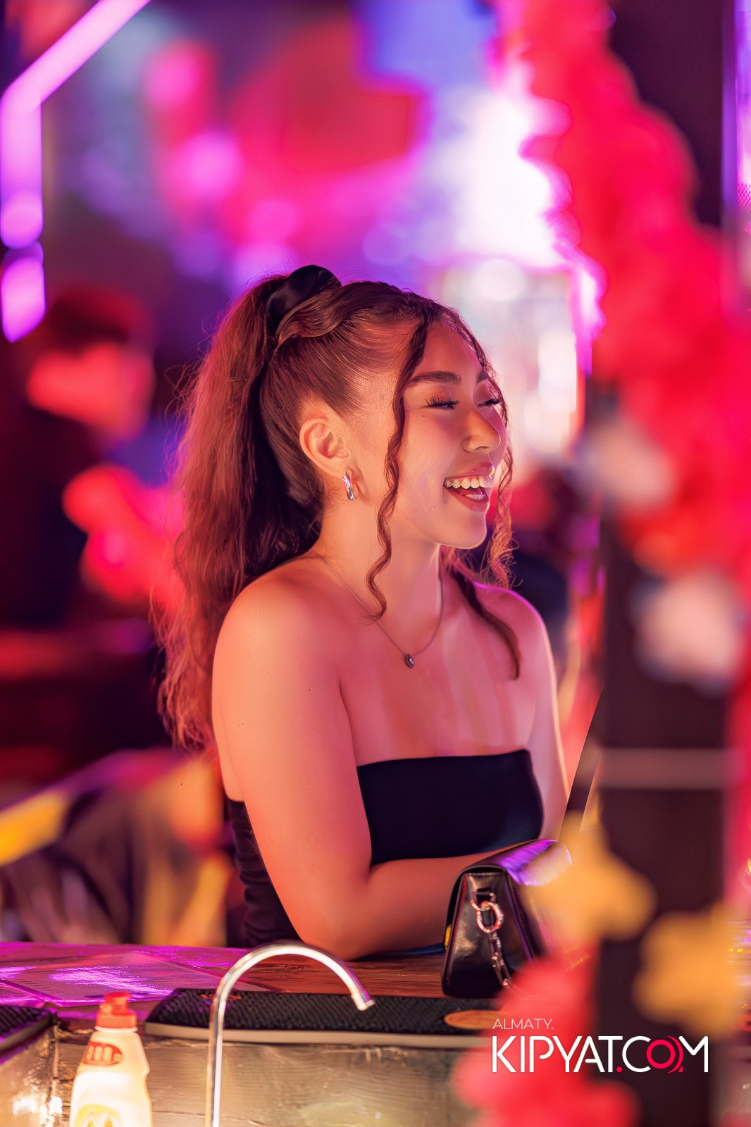 SKY BAR. КИПЯТКОМ АЛМАТЫ!