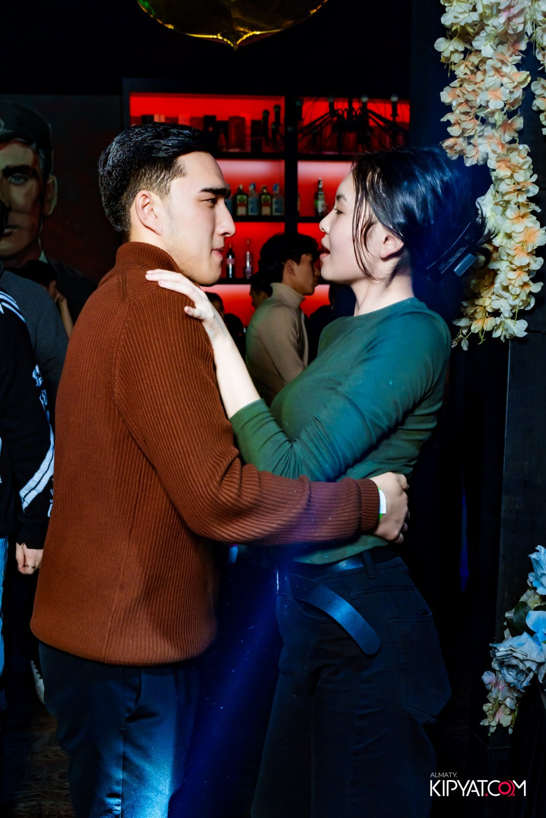 UYAT EMES BAR. КИПЯТКОМ АЛМАТЫ! Фотосъемка мероприятий в Алматы
