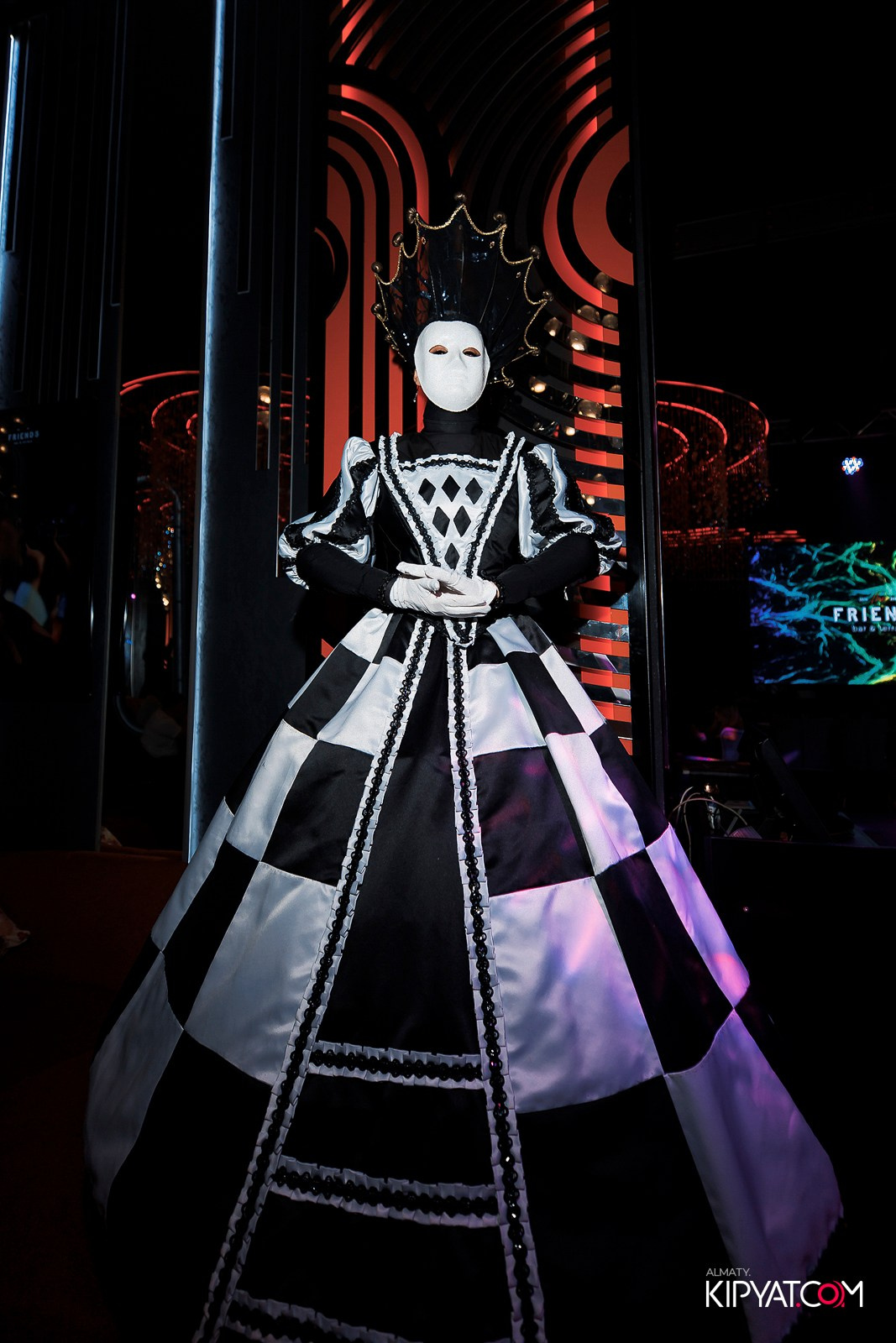 FRIENDS BAR & TERRACE. КИПЯТКОМ АЛМАТЫ! Фотосъемка мероприятий в Алматы