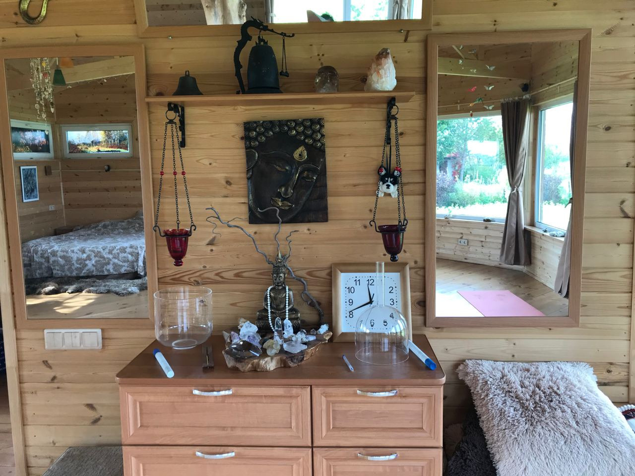 Студия для занятий йогой на эко отдыхе. Эко отель в Помосковье. Эко отдых в Подмосковье в эко-отеле Марии Гиппенрейтер