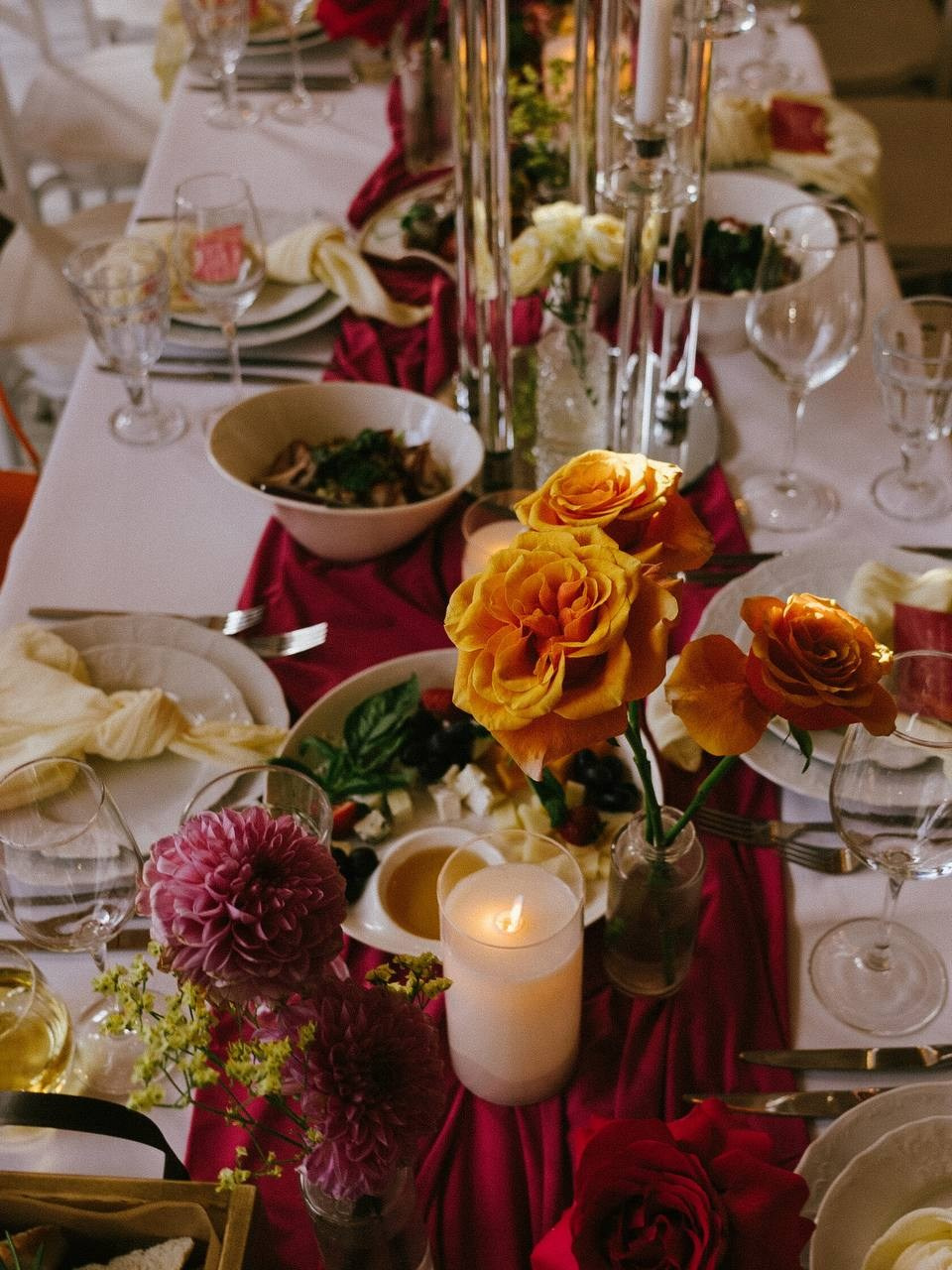 Винные оттенки. Подрядчики и друзья сети свадебных площадок House for wedding