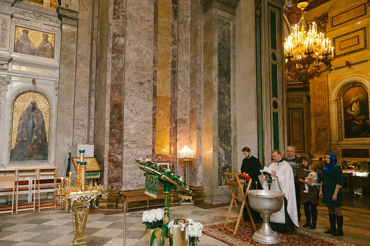 Крещение в Исаакиевском соборе малыша, Санкт-Петербург. Фотограф крещение венчание в Петербурге! Помогает подобрать храм и посоветовал душевного батюшку в СПб
