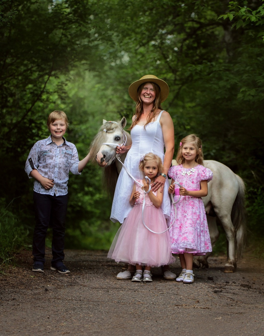 Фотосессии в Удачном — Золотая Грива. Конный фотограф в Красноярске — Любовь Похабова