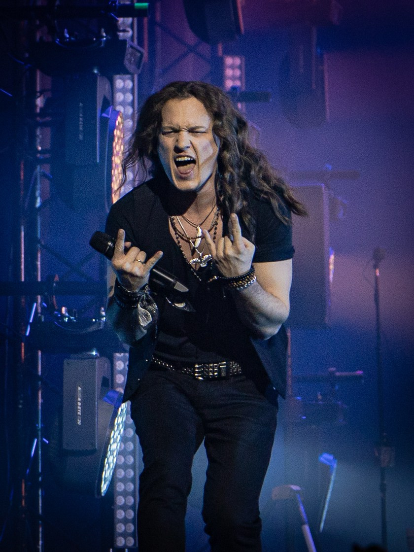 Эпидемия. Симфоническая рукопись. Москва. Фотограф. г. Южно-Сахалинск. Олег Толстов