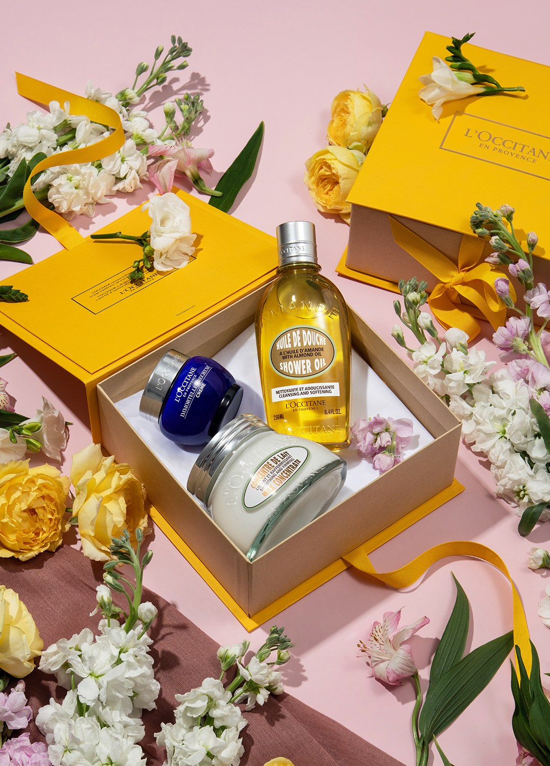 Рекламная фотосъемка Loccitane с живыми цветами