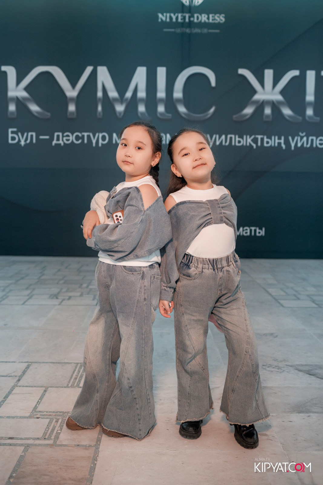 FASHION ПОКАЗ, КАЗАХСКОЙ НАЦИОНАЛЬНОЙ ОДЕЖДЫ. КИПЯТКОМ АЛМАТЫ!