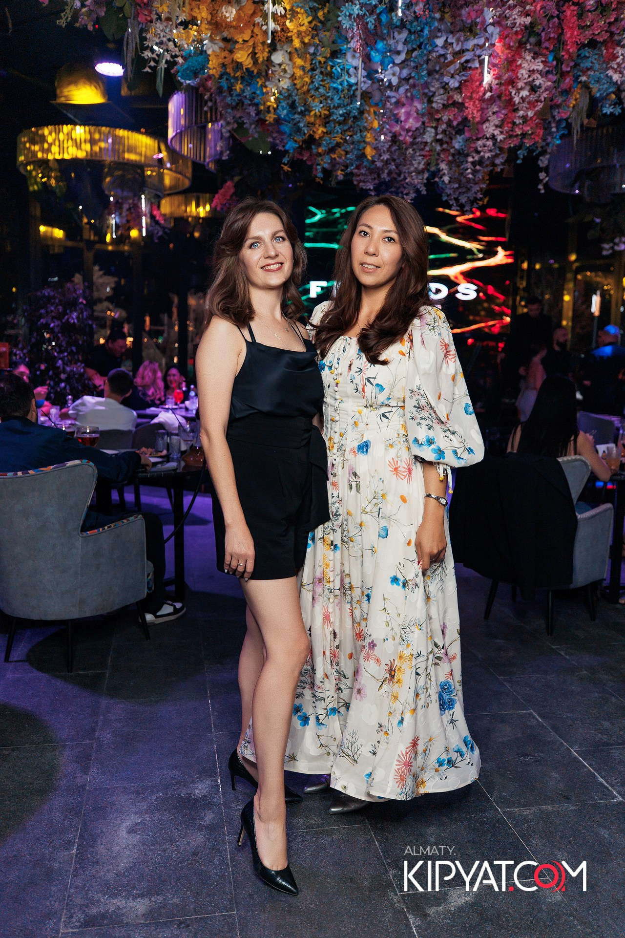Friends bar & terrace. КИПЯТКОМ АЛМАТЫ! Фотосъемка мероприятий в Алматы