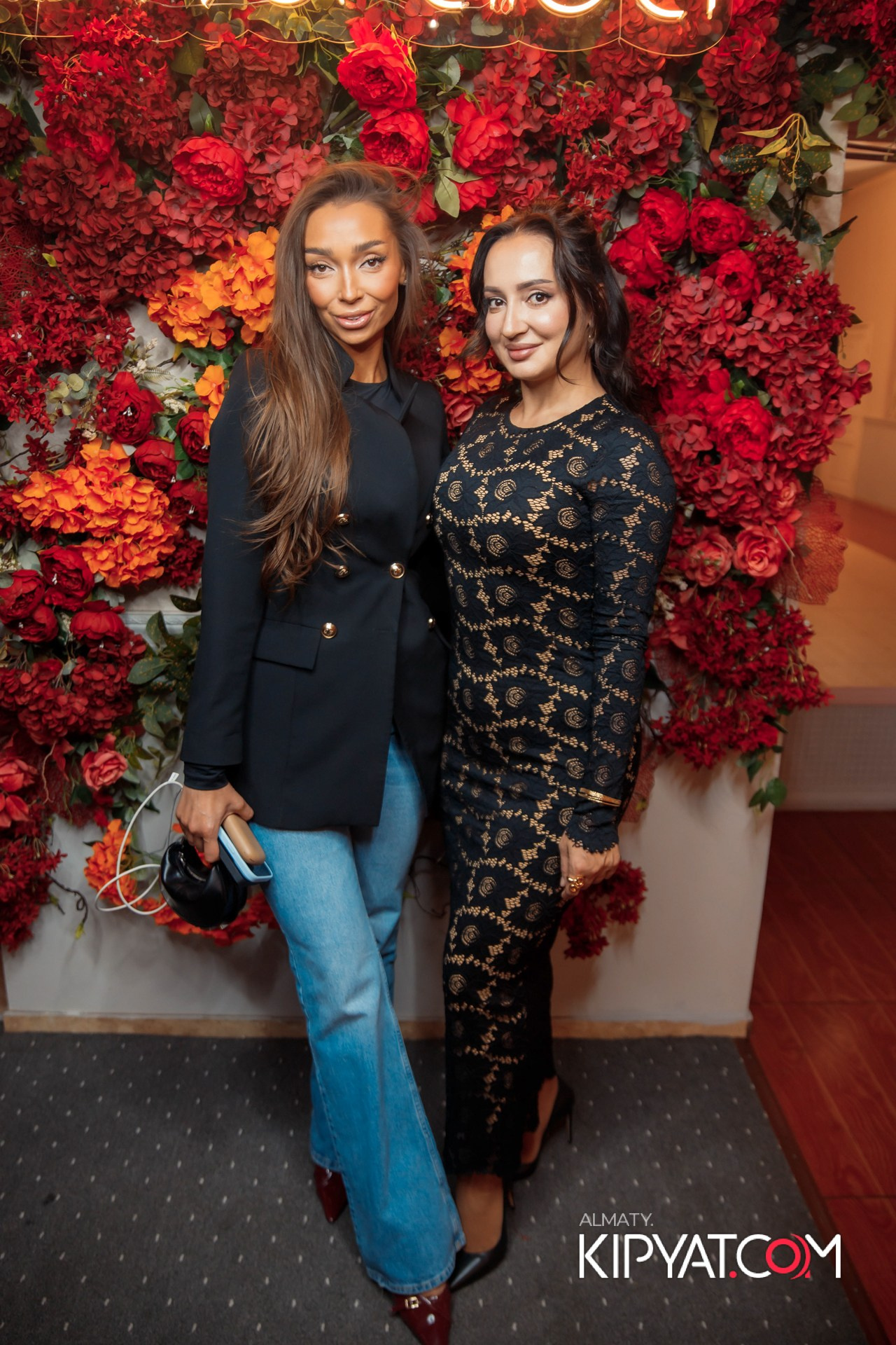 ДЕНЬ РОЖДЕНИЯ КАФЕ ЭСМИРАЛЬДА. КИПЯТКОМ АЛМАТЫ!