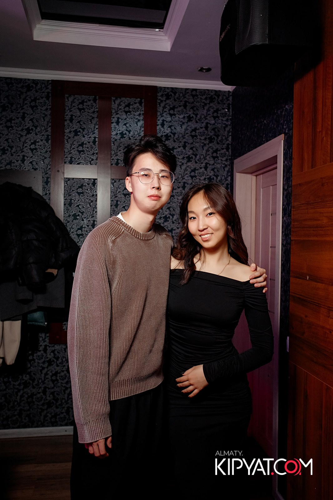 КАРАОКЕ-БАР РОЯЛЬ НА НУРМАКОВА. КИПЯТКОМ АЛМАТЫ!