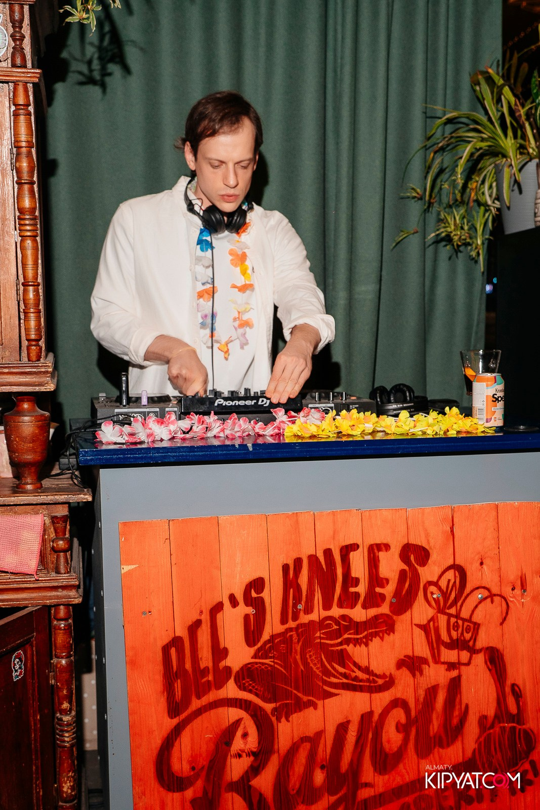 RE: SET. КИПЯТКОМ АЛМАТЫ! Фотосъемка мероприятий в Алматы