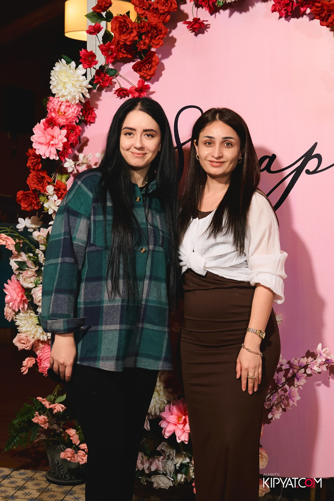 ГРУЗИНСКИЙ ДВОР НА КАБАНБАЙ БАТЫРА. КИПЯТКОМ АЛМАТЫ!