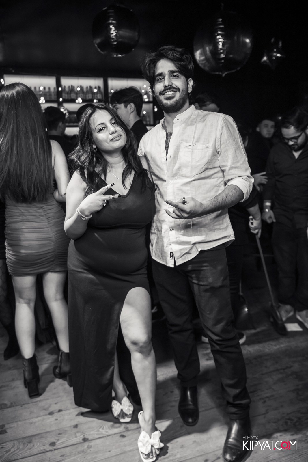 UYAT EMES BAR. КИПЯТКОМ АЛМАТЫ!