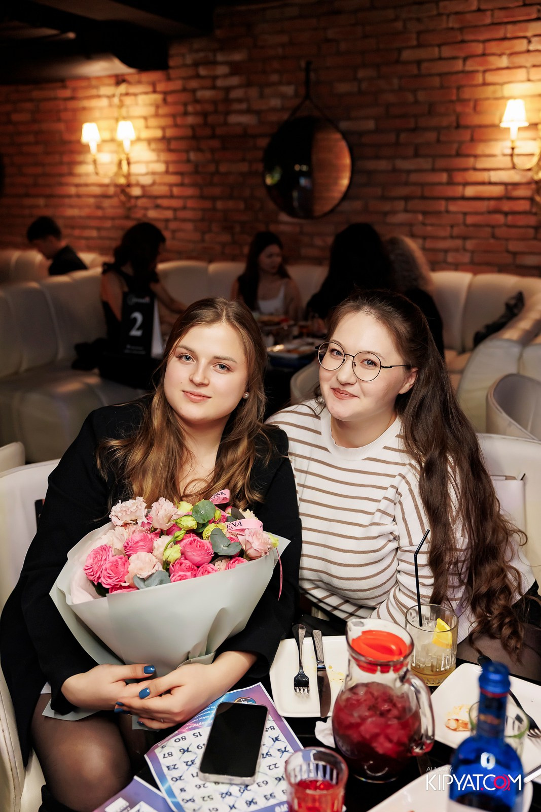 МУЗЫКАЛЬНОЕ ЛОТО В HIT RETRO. КИПЯТКОМ АЛМАТЫ! Фотосъемка мероприятий в Алматы