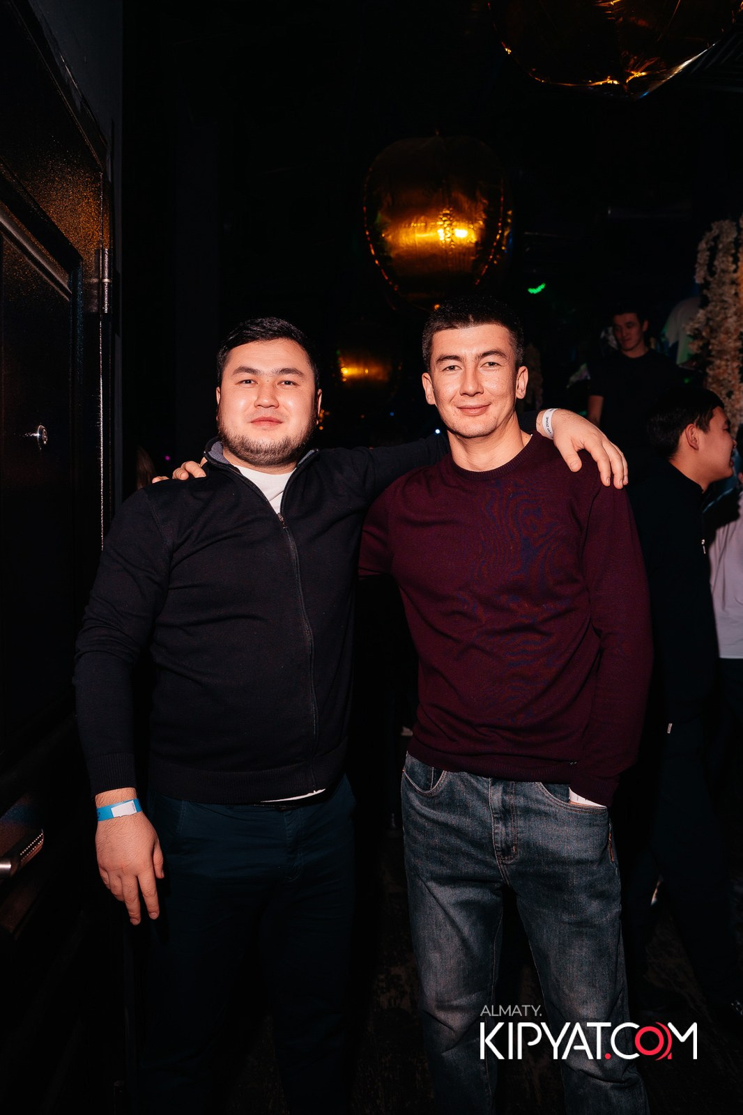 UYAT EMES BAR. КИПЯТКОМ АЛМАТЫ!