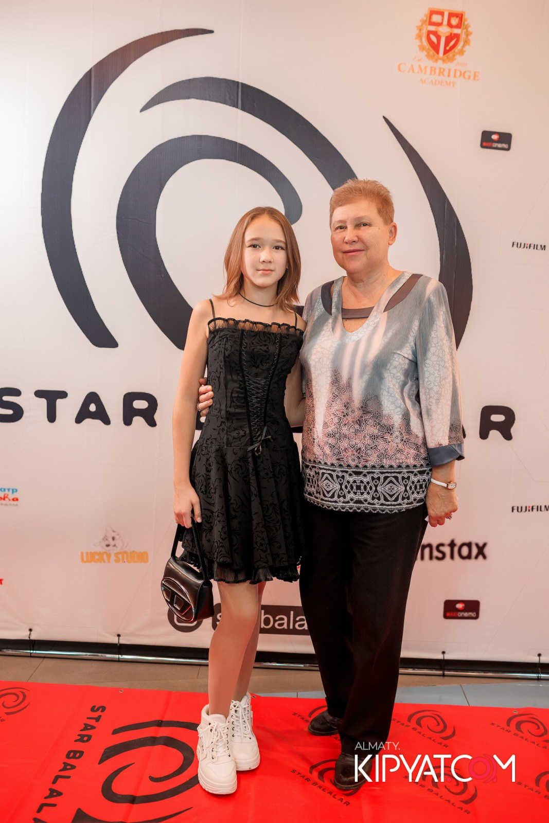 ПРЕЗЕНТАЦИЯ 8 ГРУППЫ КИНОПРОЕКТА «STARBALALAR». КИПЯТКОМ АЛМАТЫ!