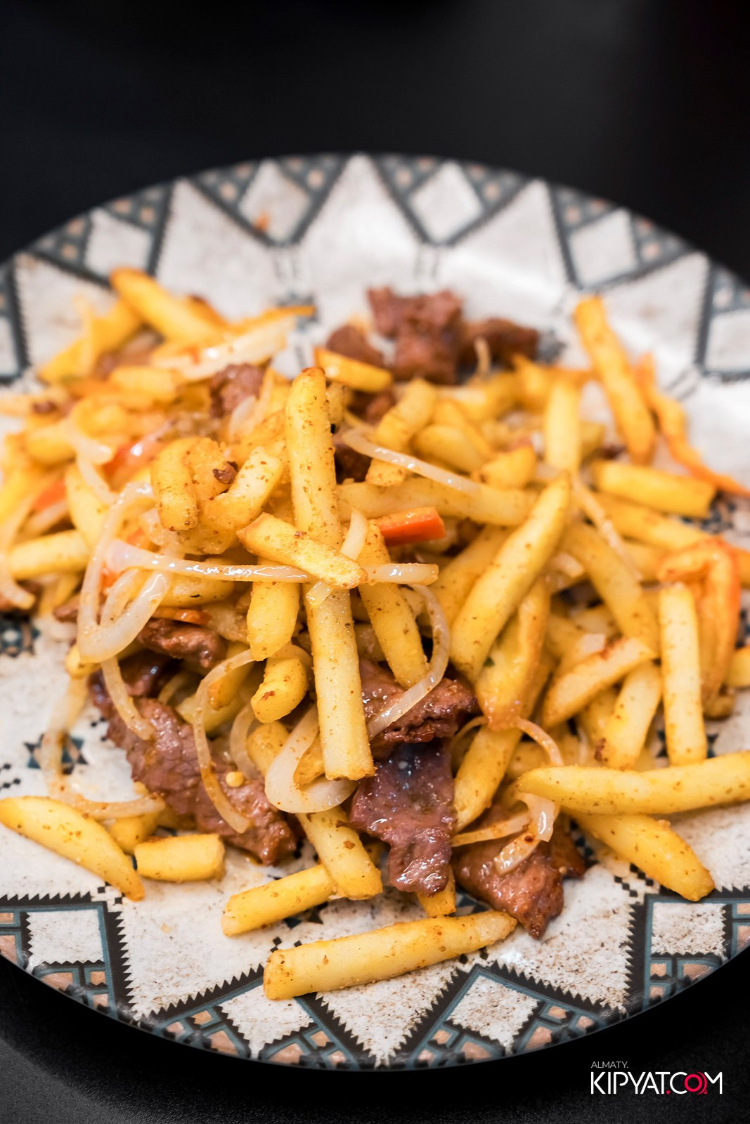 СЕМЕЙНЫЙ РЕСТОРАН BAZAAR. КИПЯТКОМ АЛМАТЫ!