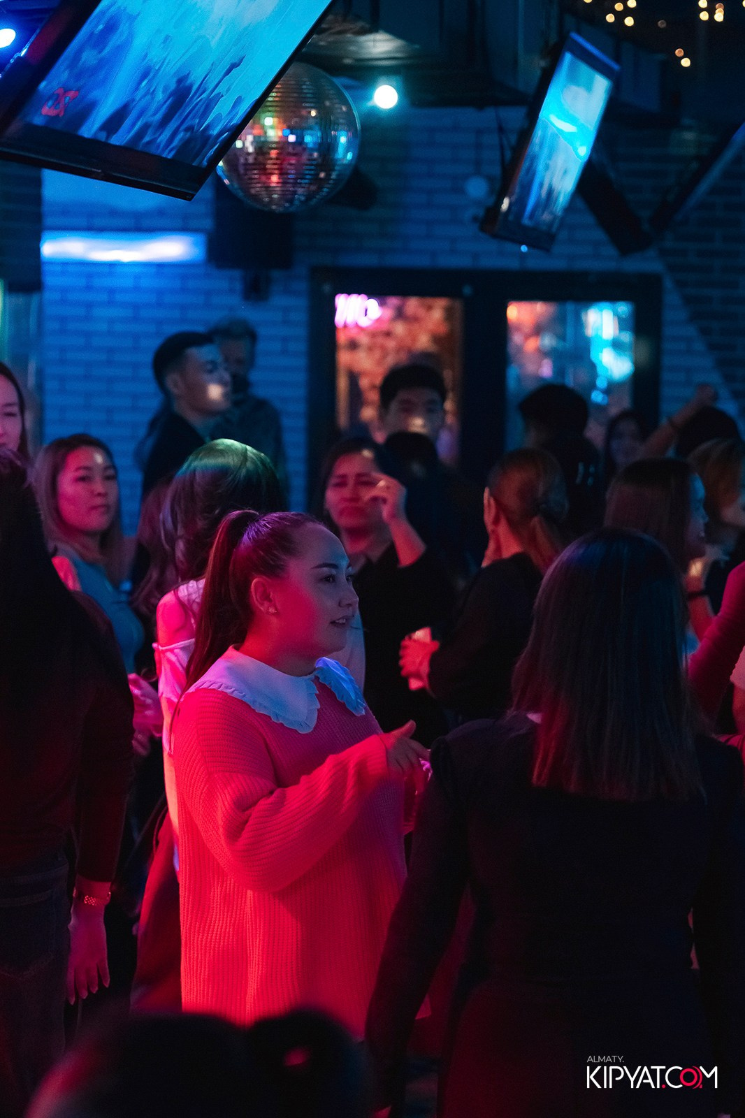 КАРАОКЕ DOREMI. КИПЯТКОМ АЛМАТЫ! Фотосъемка мероприятий в Алматы