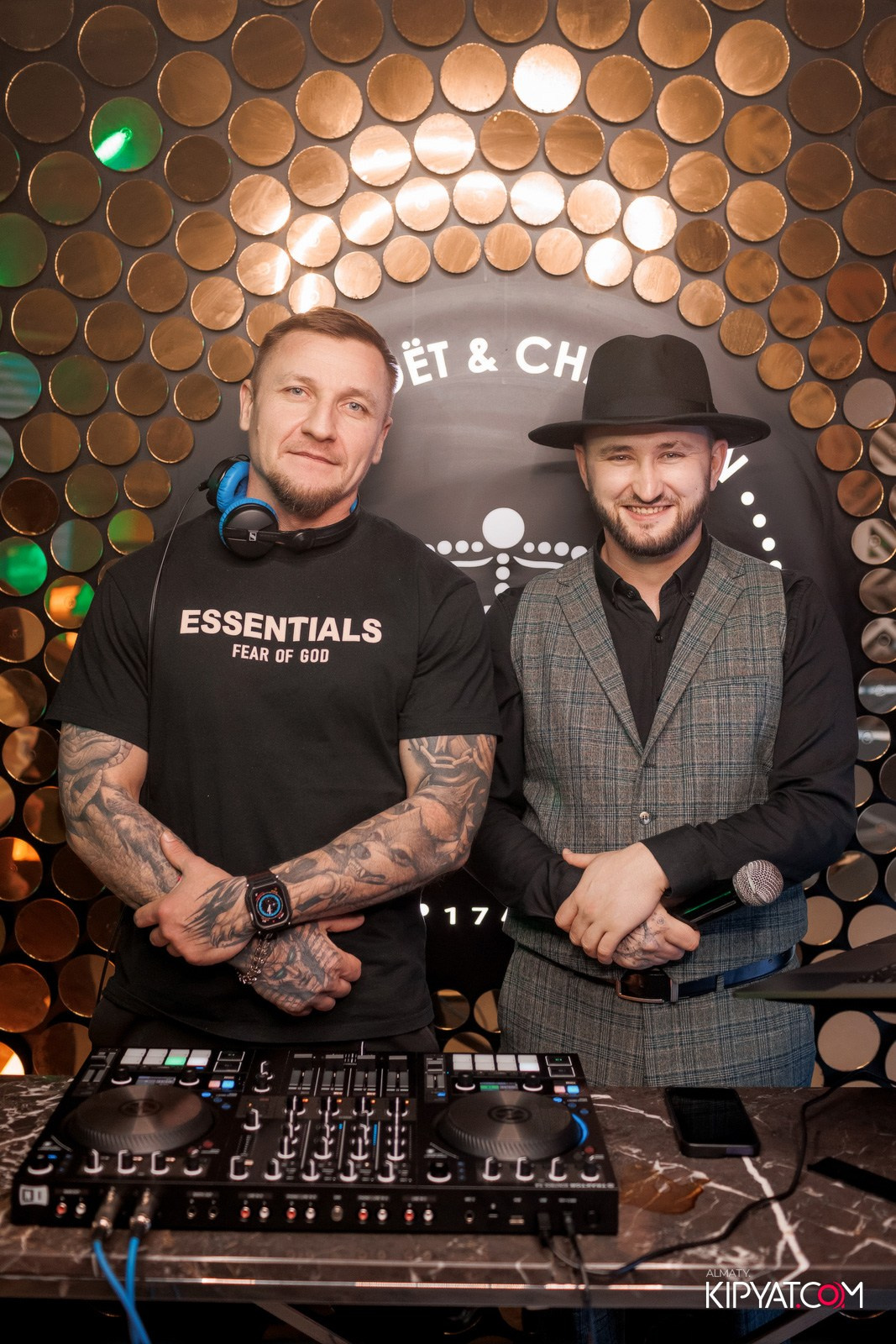 LAUREATE GRAND CAFÉ. КИПЯТКОМ АЛМАТЫ!